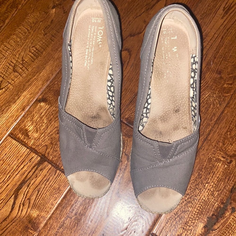 Toms